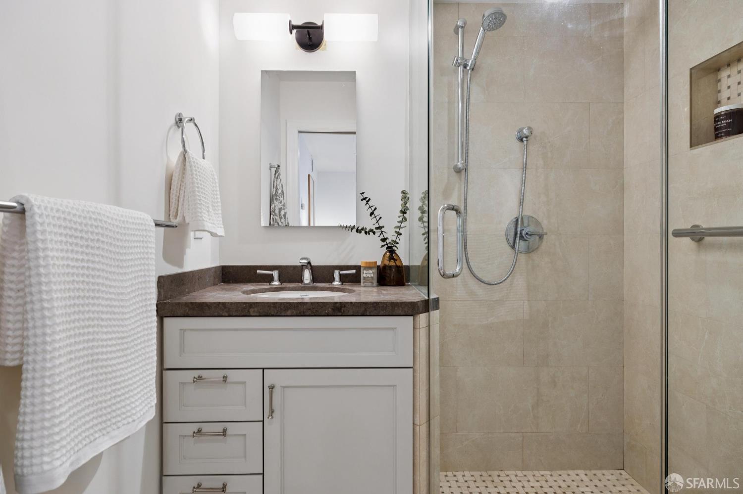 Detail Gallery Image 35 of 39 For 826 Diamond St, San Francisco,  CA 94114 - 4 Beds | 4 Baths