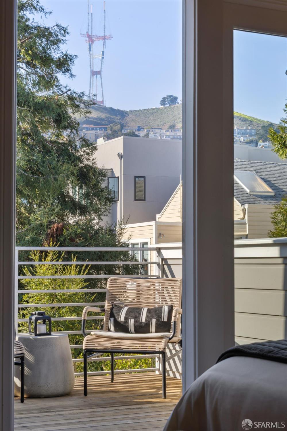Detail Gallery Image 21 of 39 For 826 Diamond St, San Francisco,  CA 94114 - 4 Beds | 4 Baths