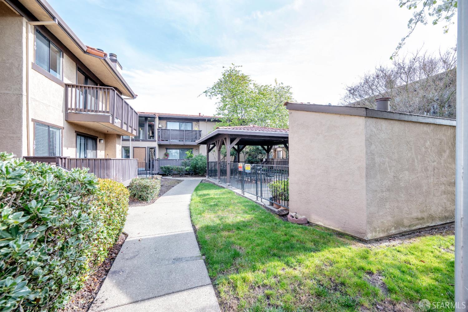 Detail Gallery Image 73 of 75 For 15065 Hesperian Blvd #22,  San Leandro,  CA 94578 - 2 Beds | 1 Baths