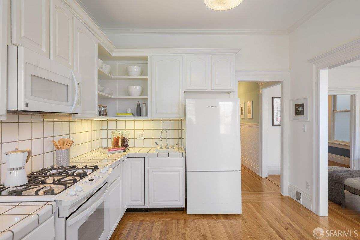 Photo #18: 426100700 Listing: Photo #18