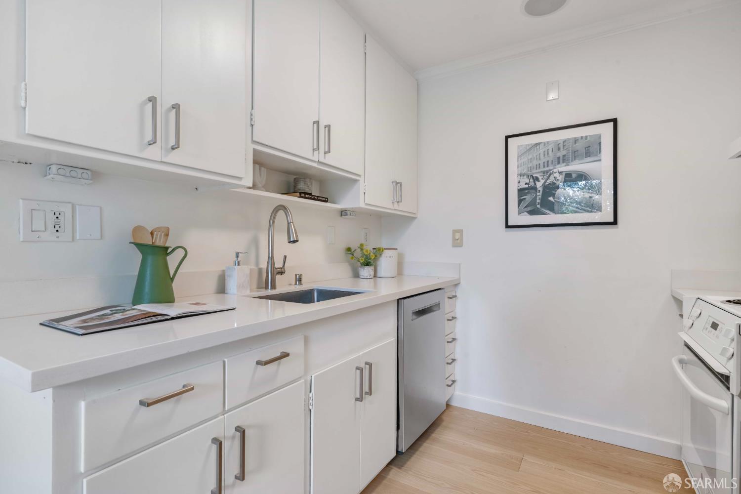 Detail Gallery Image 6 of 36 For 1734 Bay St #106,  San Francisco,  CA 94123 - 2 Beds | 1 Baths
