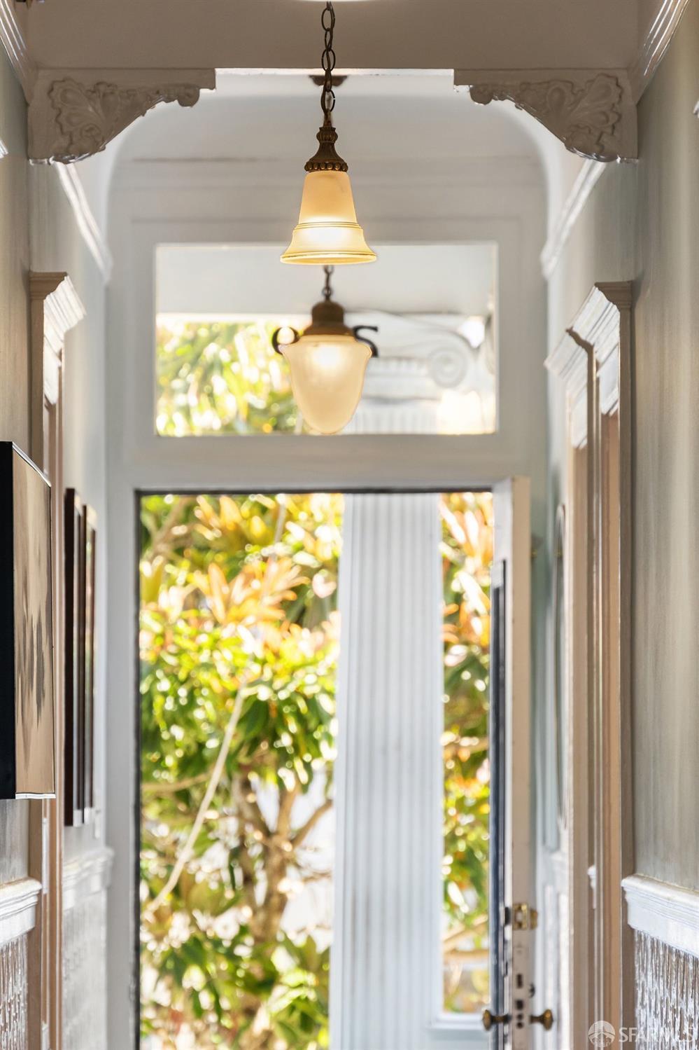 Photo #2: 426100700 Listing: Photo #2