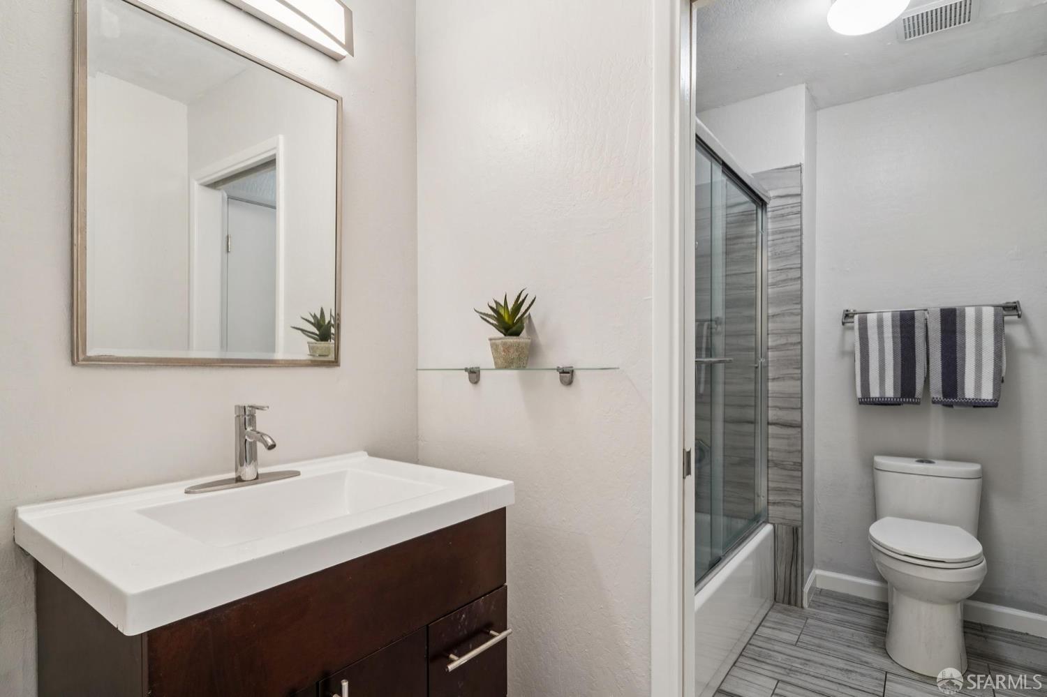 Detail Gallery Image 34 of 54 For 2545 Treeside Way, San Pablo,  CA 94806 - 2 Beds | 2/1 Baths