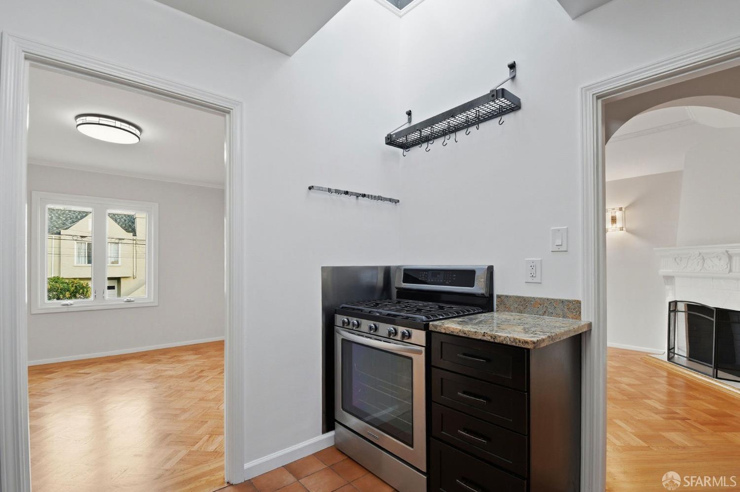 Detail Gallery Image 9 of 28 For 2191 33rd Ave, San Francisco,  CA 94116 - 3 Beds | 2 Baths
