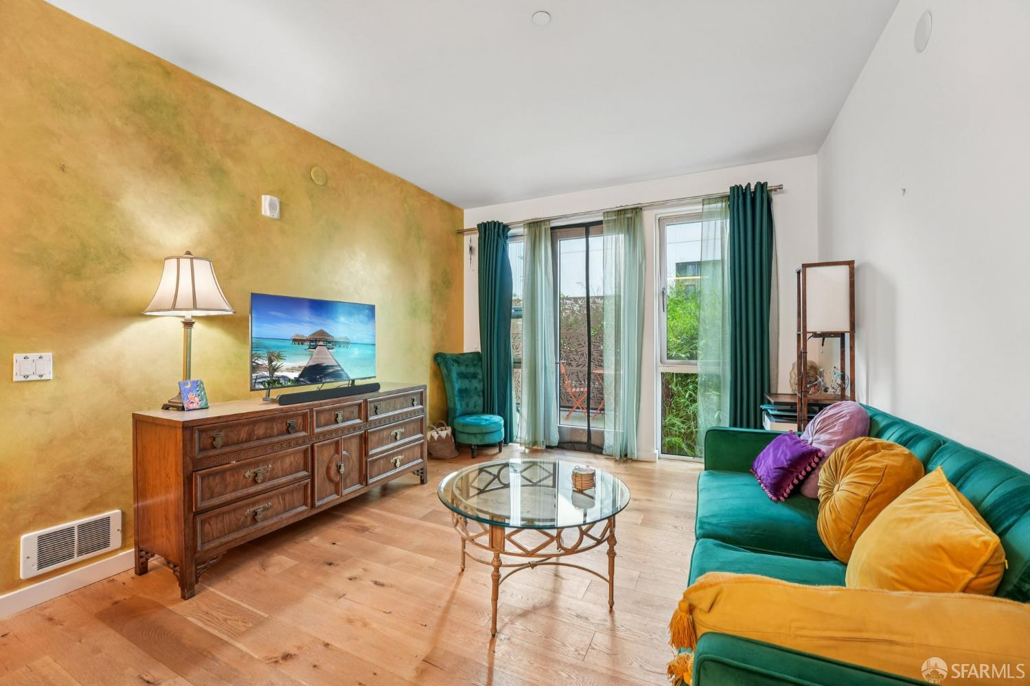 Detail Gallery Image 3 of 40 For 388 Fulton St #201,  San Francisco,  CA 94102 - 2 Beds | 1 Baths