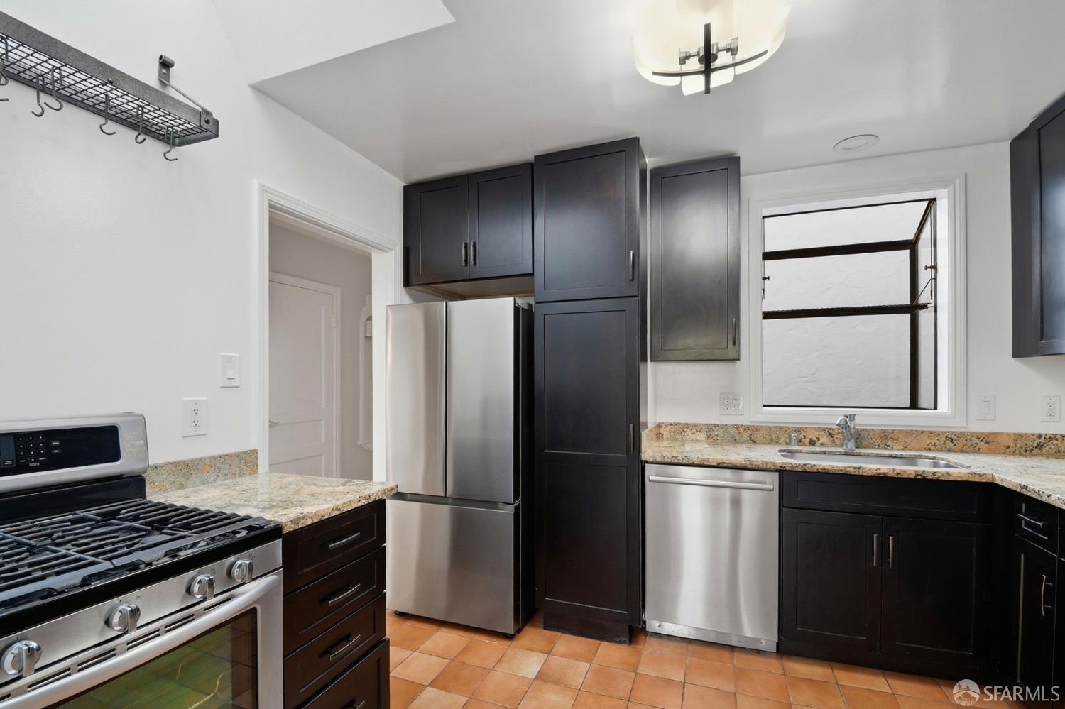 Detail Gallery Image 7 of 28 For 2191 33rd Ave, San Francisco,  CA 94116 - 3 Beds | 2 Baths