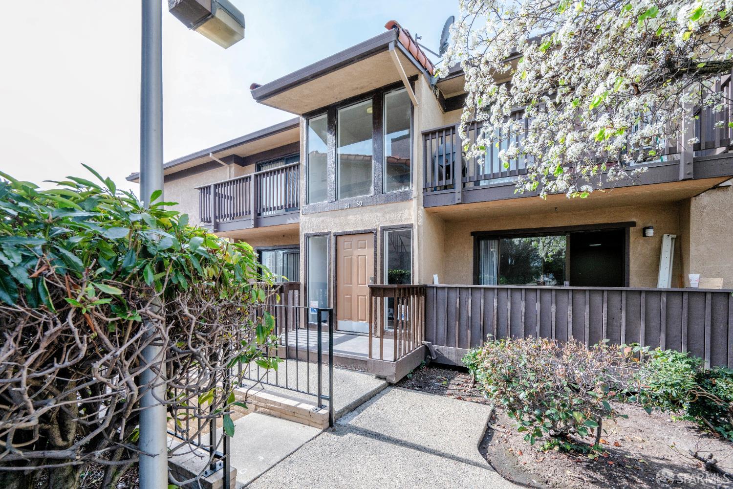 Detail Gallery Image 69 of 75 For 15065 Hesperian Blvd #22,  San Leandro,  CA 94578 - 2 Beds | 1 Baths