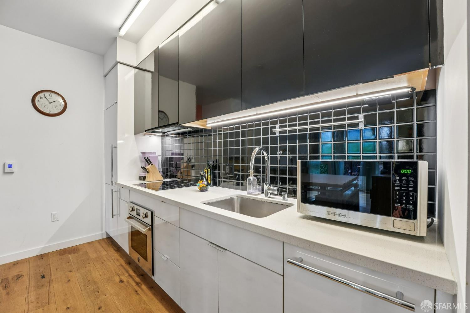 Detail Gallery Image 6 of 40 For 388 Fulton St #201,  San Francisco,  CA 94102 - 2 Beds | 1 Baths