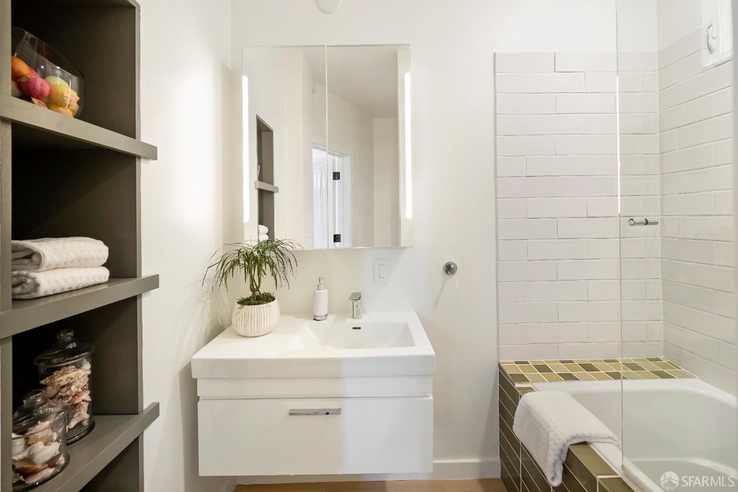 Detail Gallery Image 12 of 30 For 1159 Church St, San Francisco,  CA 94114 - 3 Beds | 3 Baths