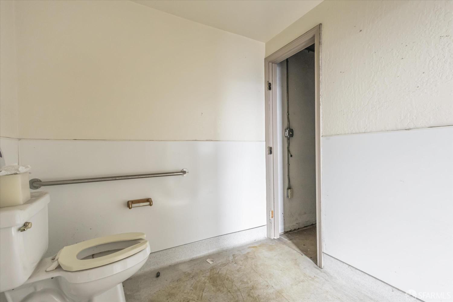 Detail Gallery Image 46 of 72 For 1733 Leavenworth St, San Francisco,  CA 94109 - – Beds | – Baths