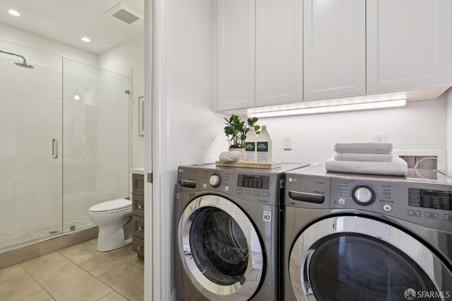 Detail Gallery Image 17 of 39 For 826 Diamond St, San Francisco,  CA 94114 - 4 Beds | 4 Baths