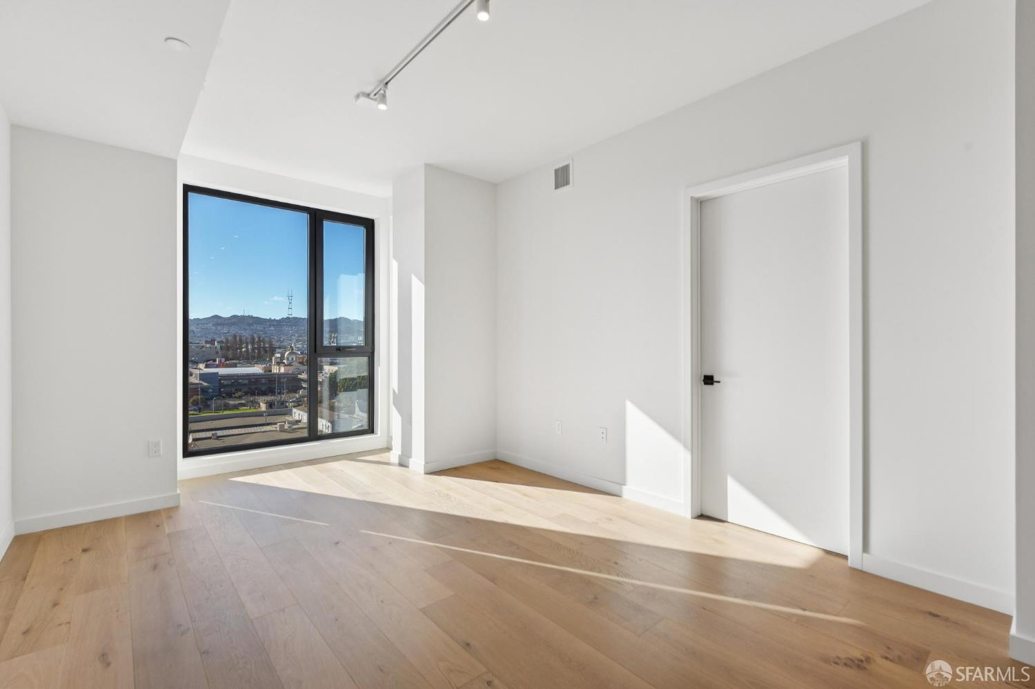 Detail Gallery Image 2 of 7 For 988 Harrison St Sc8,  San Francisco,  CA 94107 - 2 Beds | 2 Baths