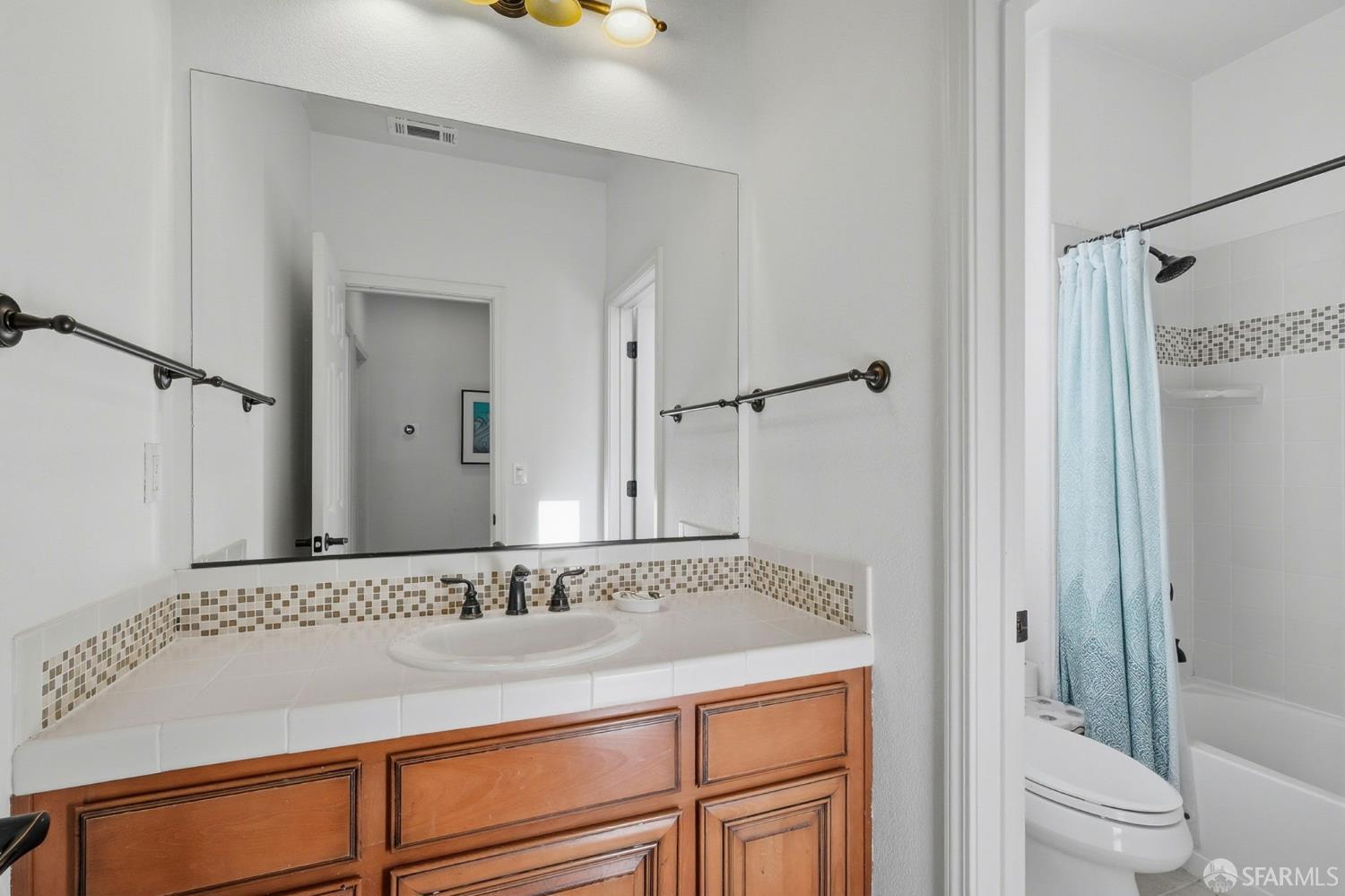 Detail Gallery Image 27 of 48 For 820 Almar Ave, Santa Cruz,  CA 95060 - 3 Beds | 2/1 Baths