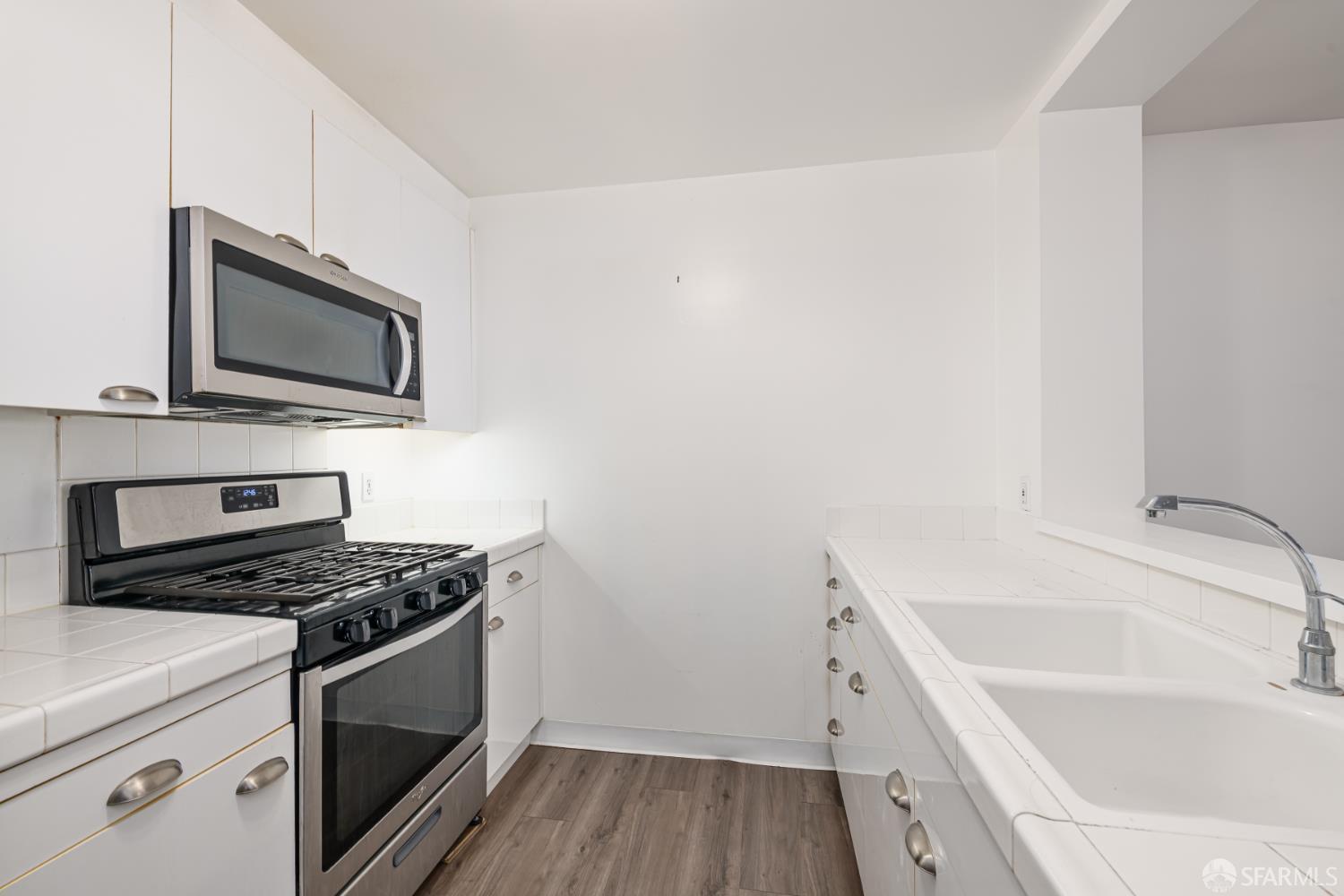 Detail Gallery Image 16 of 29 For 600 Chestnut St #107,  San Francisco,  CA 94133 - 2 Beds | 2 Baths