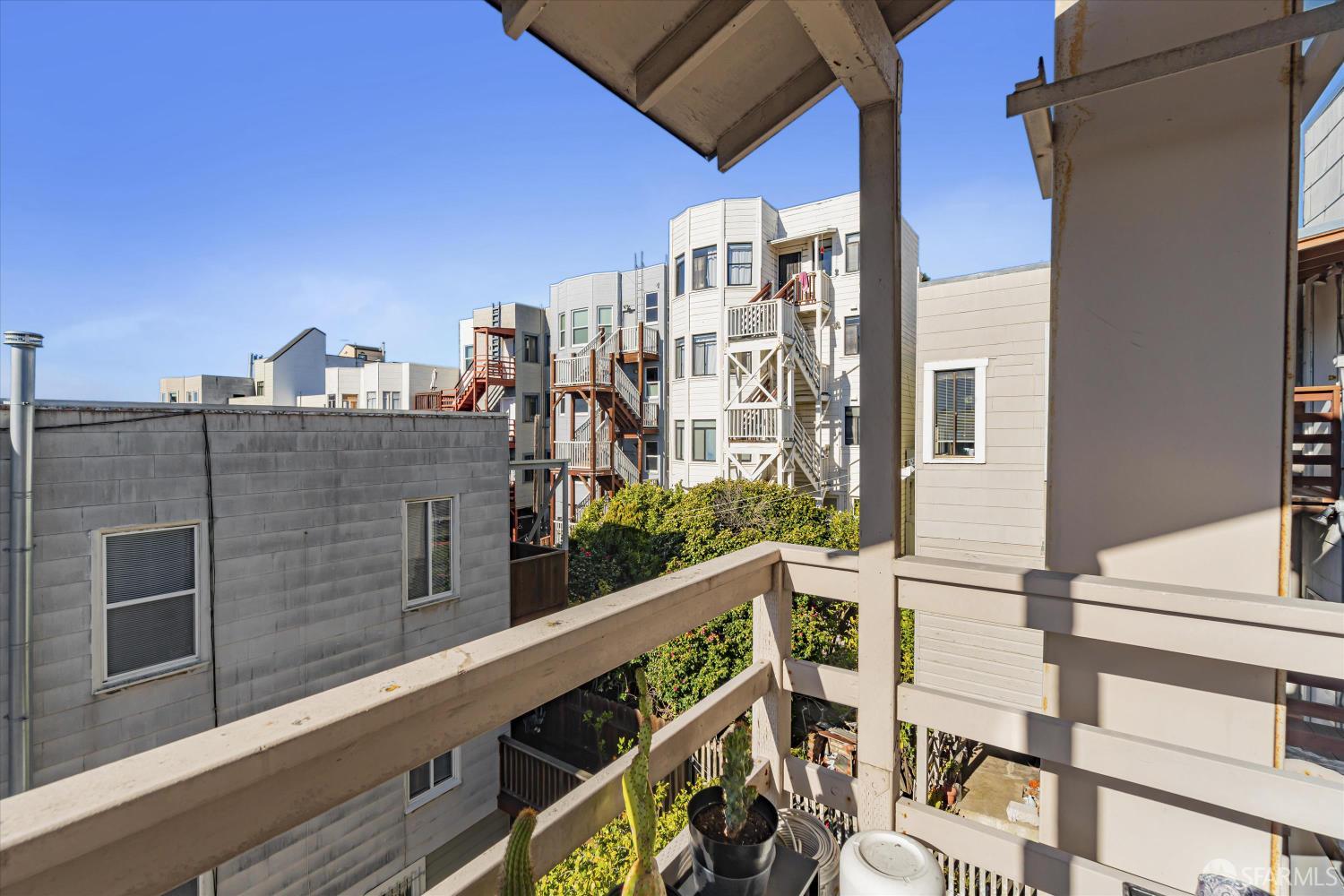 Detail Gallery Image 24 of 72 For 1733 Leavenworth St, San Francisco,  CA 94109 - – Beds | – Baths