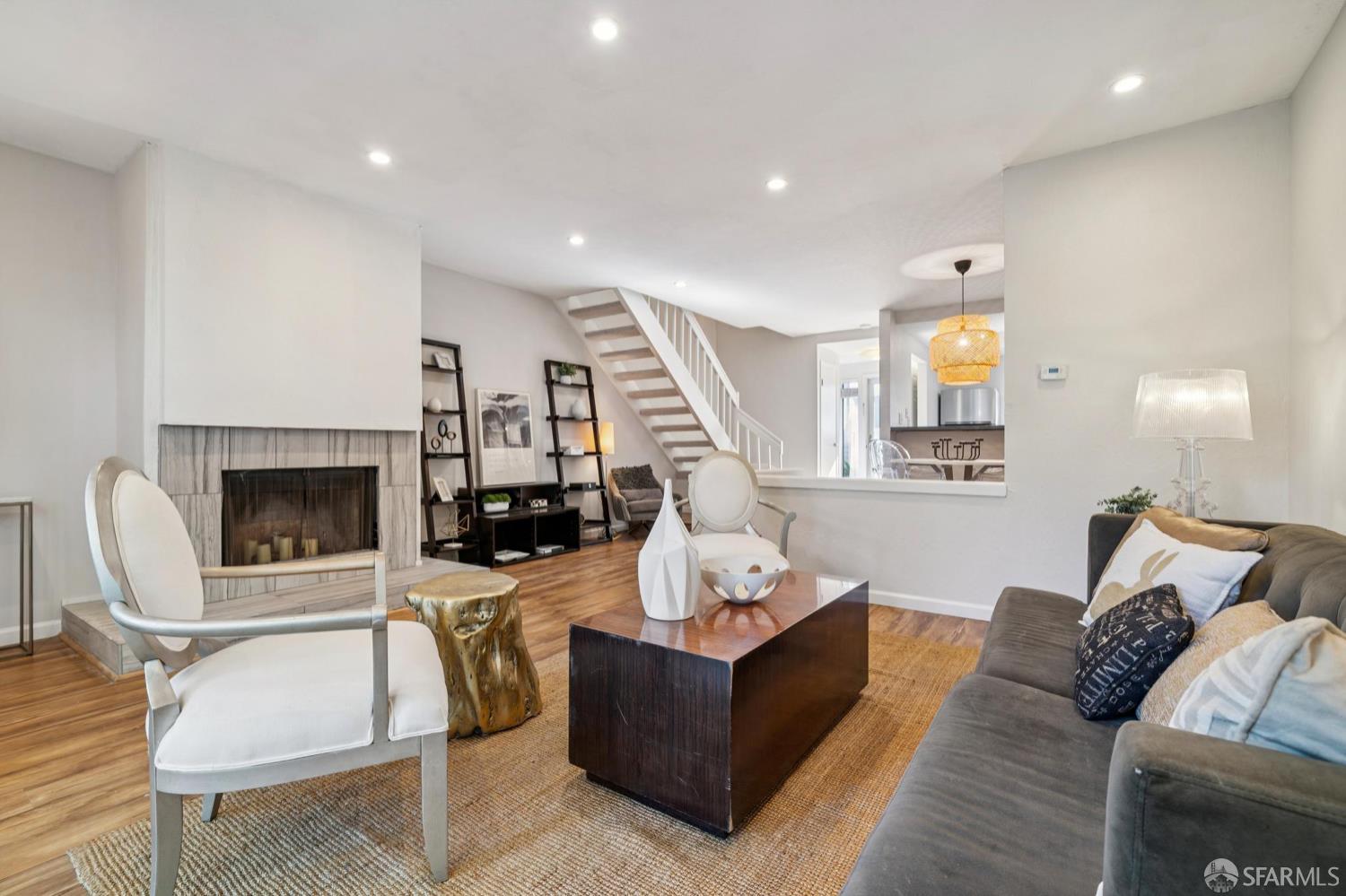 Detail Gallery Image 11 of 54 For 2545 Treeside Way, San Pablo,  CA 94806 - 2 Beds | 2/1 Baths