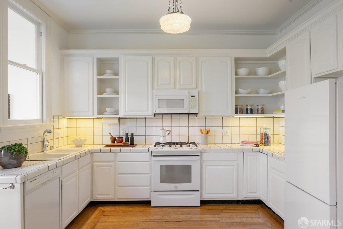 Photo #16: 426100700 Listing: Photo #16