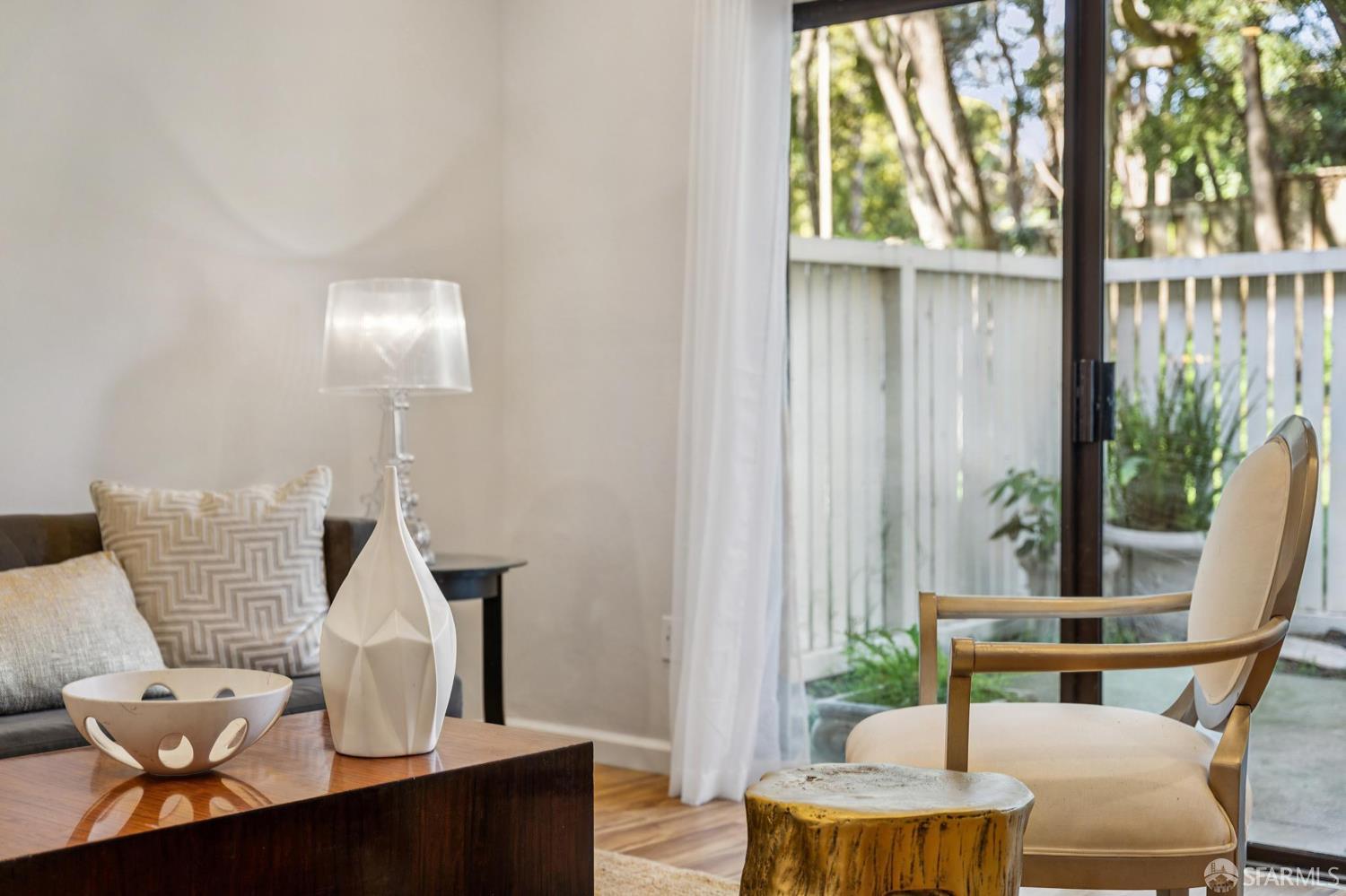 Detail Gallery Image 9 of 54 For 2545 Treeside Way, San Pablo,  CA 94806 - 2 Beds | 2/1 Baths