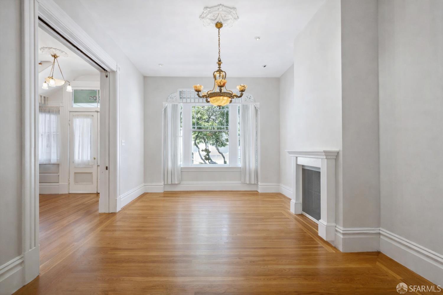 Detail Gallery Image 3 of 34 For 1409 Mcallister St, San Francisco,  CA 94115 - 4 Beds | 3 Baths