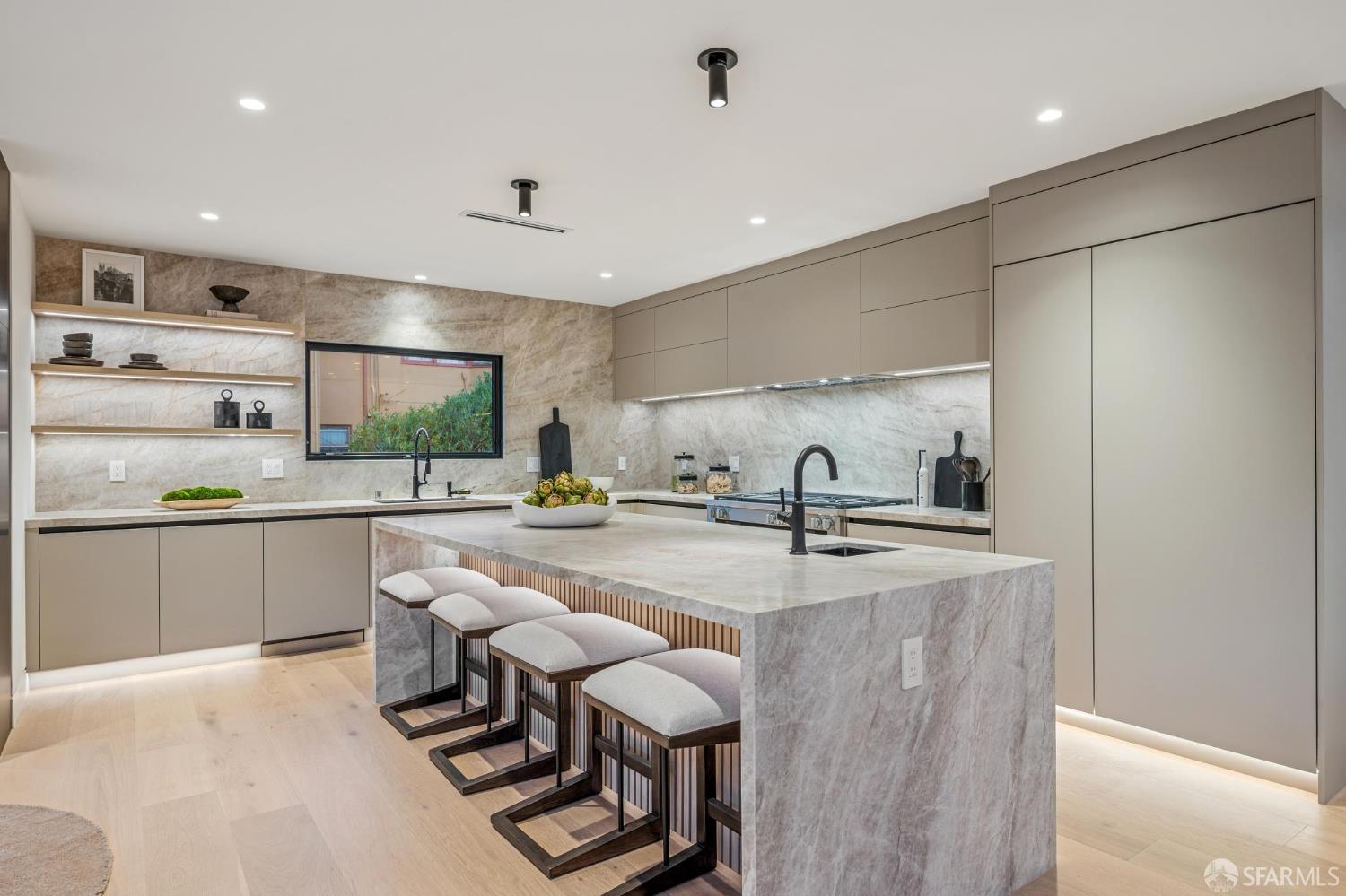 Detail Gallery Image 19 of 71 For 199 Brentwood Ave, San Francisco,  CA 94127 - 4 Beds | 4/1 Baths