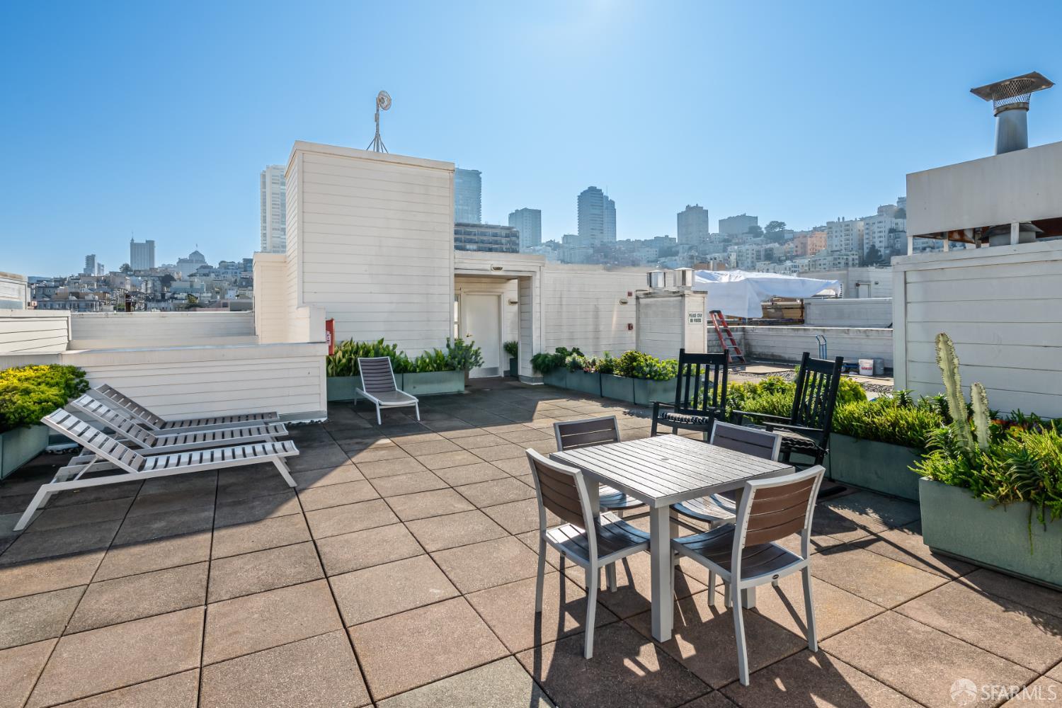 Detail Gallery Image 4 of 29 For 600 Chestnut St #107,  San Francisco,  CA 94133 - 2 Beds | 2 Baths