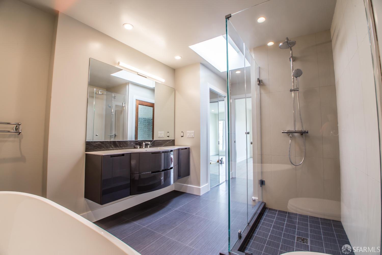 Detail Gallery Image 49 of 82 For 1671 34th Ave, San Francisco,  CA 94122 - 5 Beds | 3 Baths