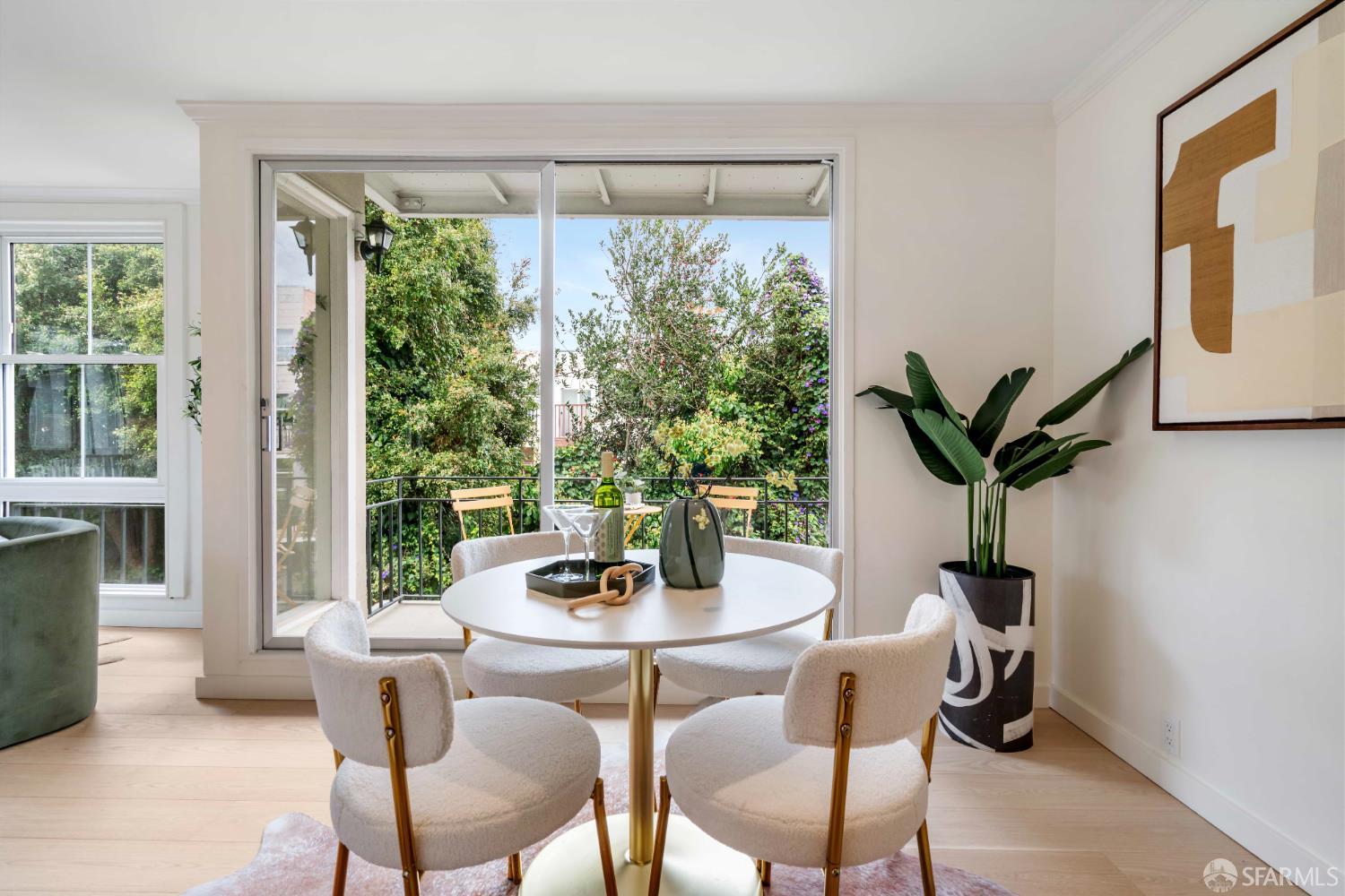 Detail Gallery Image 4 of 36 For 1734 Bay St #106,  San Francisco,  CA 94123 - 2 Beds | 1 Baths