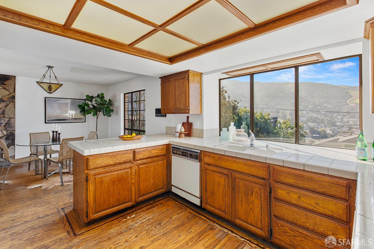 Detail Gallery Image 26 of 65 For 169 Tulare St, Brisbane,  CA 94005 - 4 Beds | 3 Baths