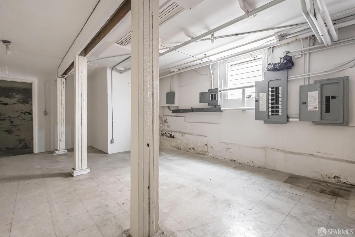 Detail Gallery Image 51 of 72 For 1733 Leavenworth St, San Francisco,  CA 94109 - – Beds | – Baths