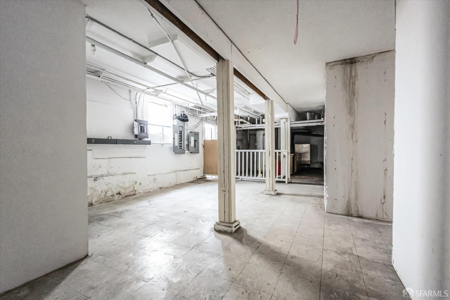 Detail Gallery Image 47 of 72 For 1733 Leavenworth St, San Francisco,  CA 94109 - – Beds | – Baths