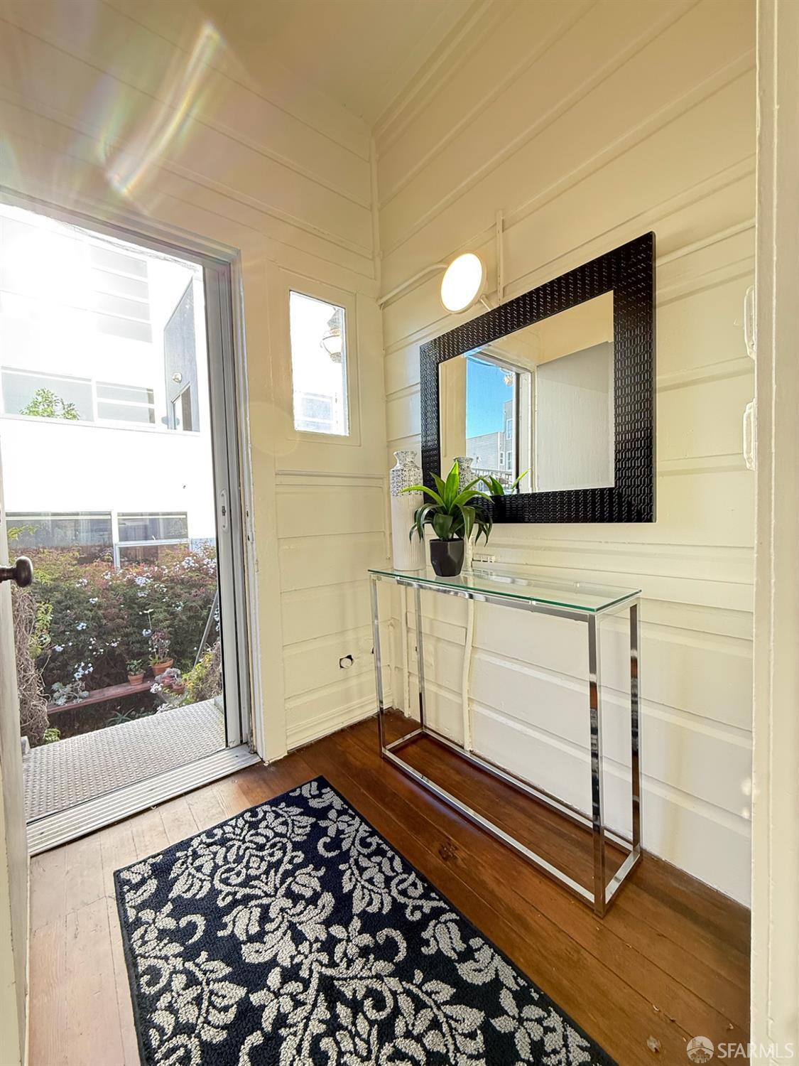 Detail Gallery Image 12 of 15 For 39 Moss St, San Francisco,  CA 94103 - 2 Beds | 1 Baths