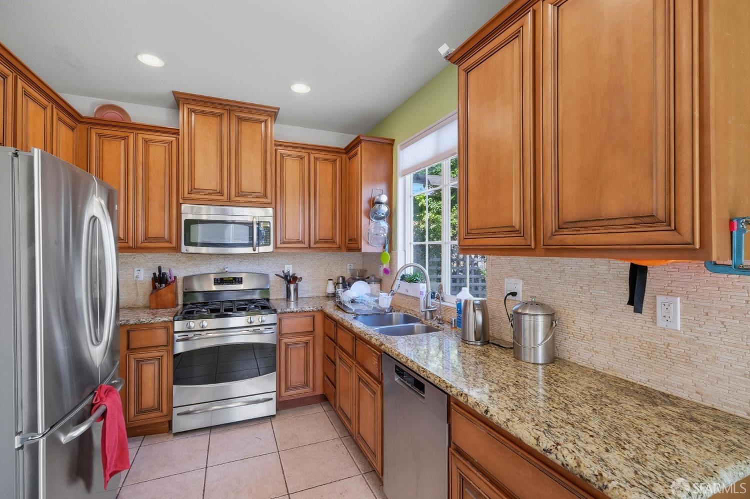 Detail Gallery Image 8 of 48 For 820 Almar Ave, Santa Cruz,  CA 95060 - 3 Beds | 2/1 Baths