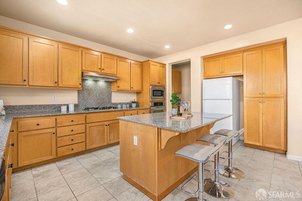 Detail Gallery Image 14 of 59 For 4531 Le Conte Cir, Antioch,  CA 94531 - 5 Beds | 3/1 Baths