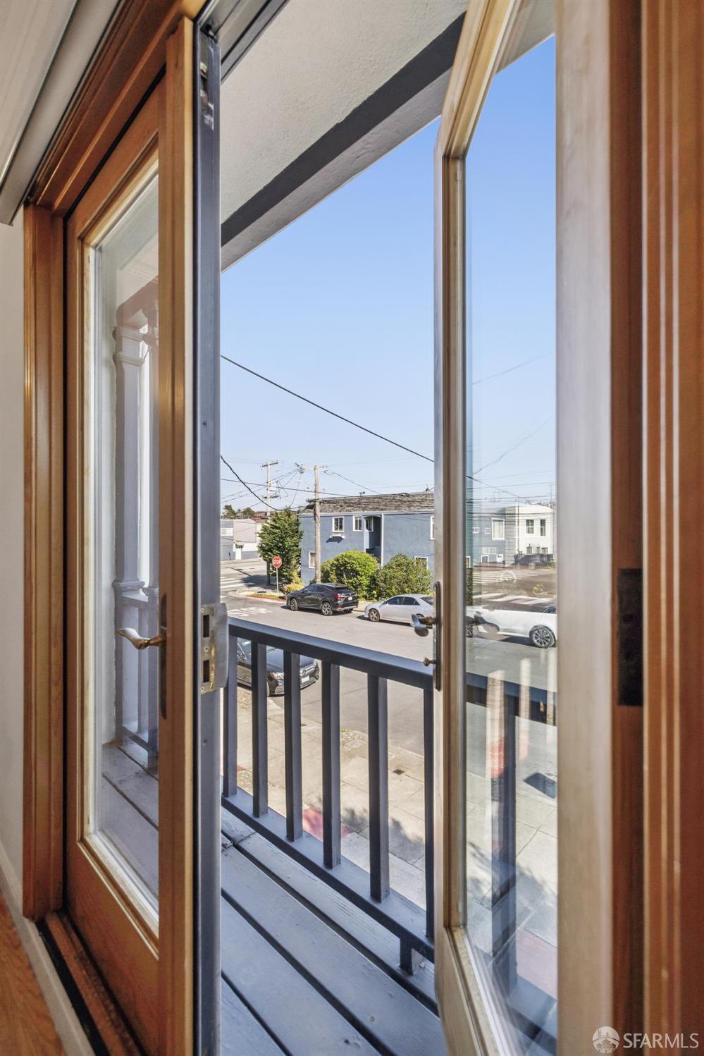 Detail Gallery Image 9 of 45 For 1815 29th Ave, San Francisco,  CA 94122 - 2 Beds | 1 Baths
