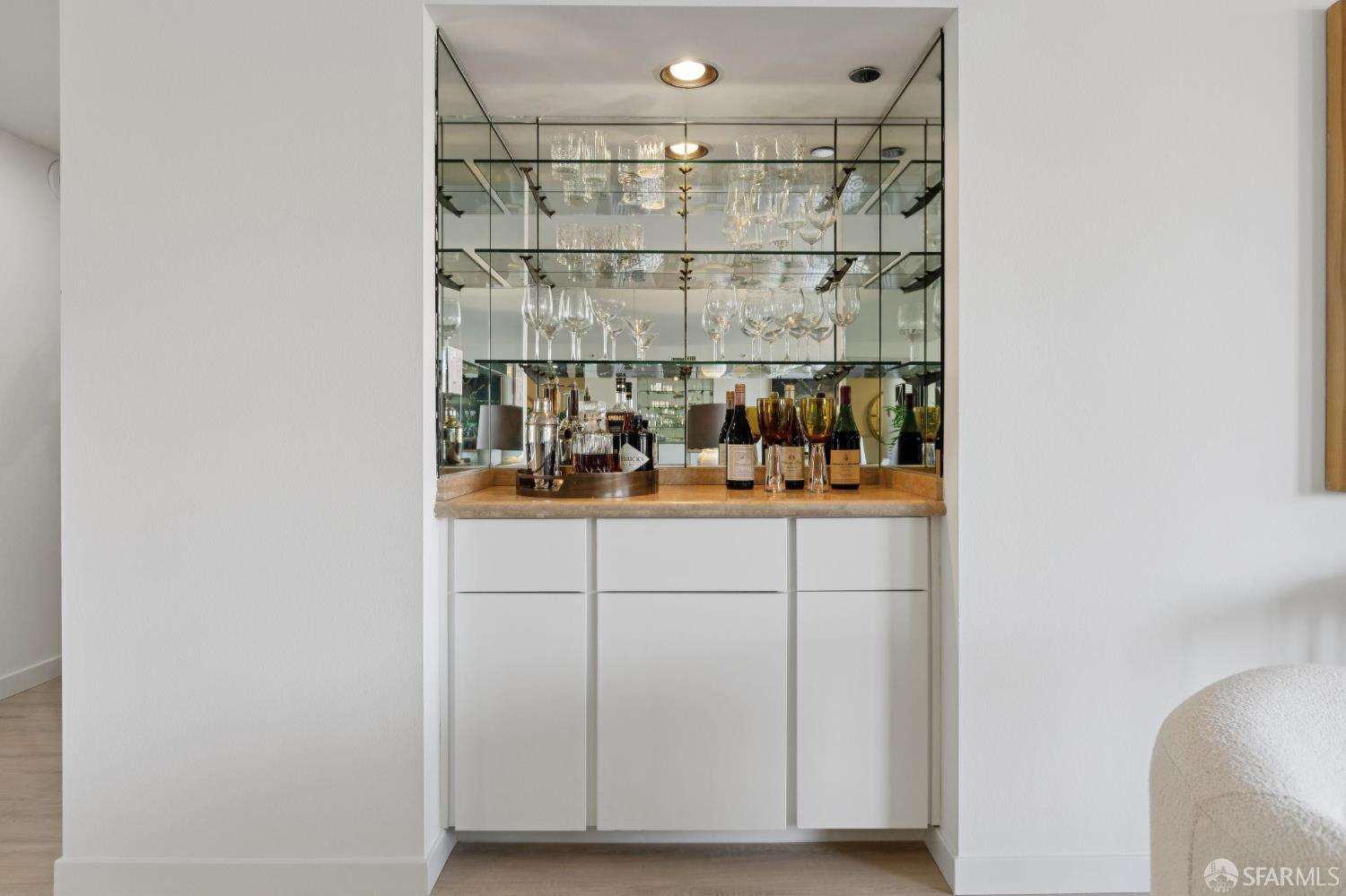 Detail Gallery Image 22 of 61 For 101 Lombard 407w,  San Francisco,  CA 94111 - 2 Beds | 2 Baths