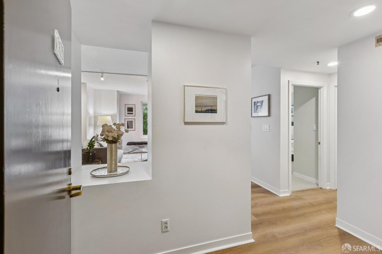 Detail Gallery Image 3 of 39 For 111 Chestnut St #303,  San Francisco,  CA 94111 - 2 Beds | 2 Baths