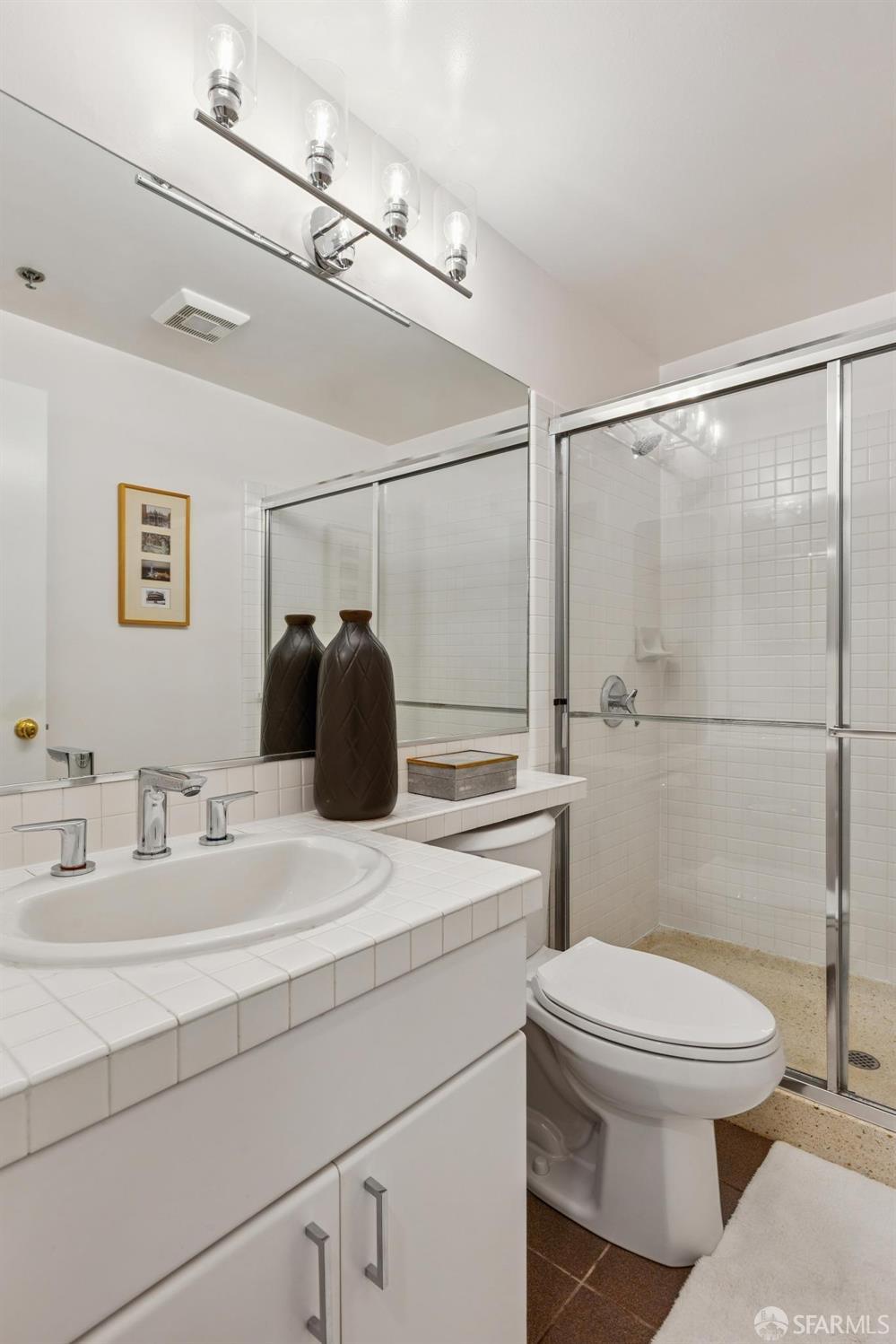 Detail Gallery Image 22 of 39 For 111 Chestnut St #303,  San Francisco,  CA 94111 - 2 Beds | 2 Baths