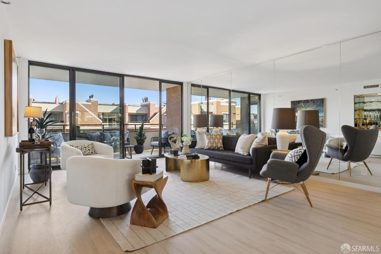 Front Image Thumbnail for SF426101897