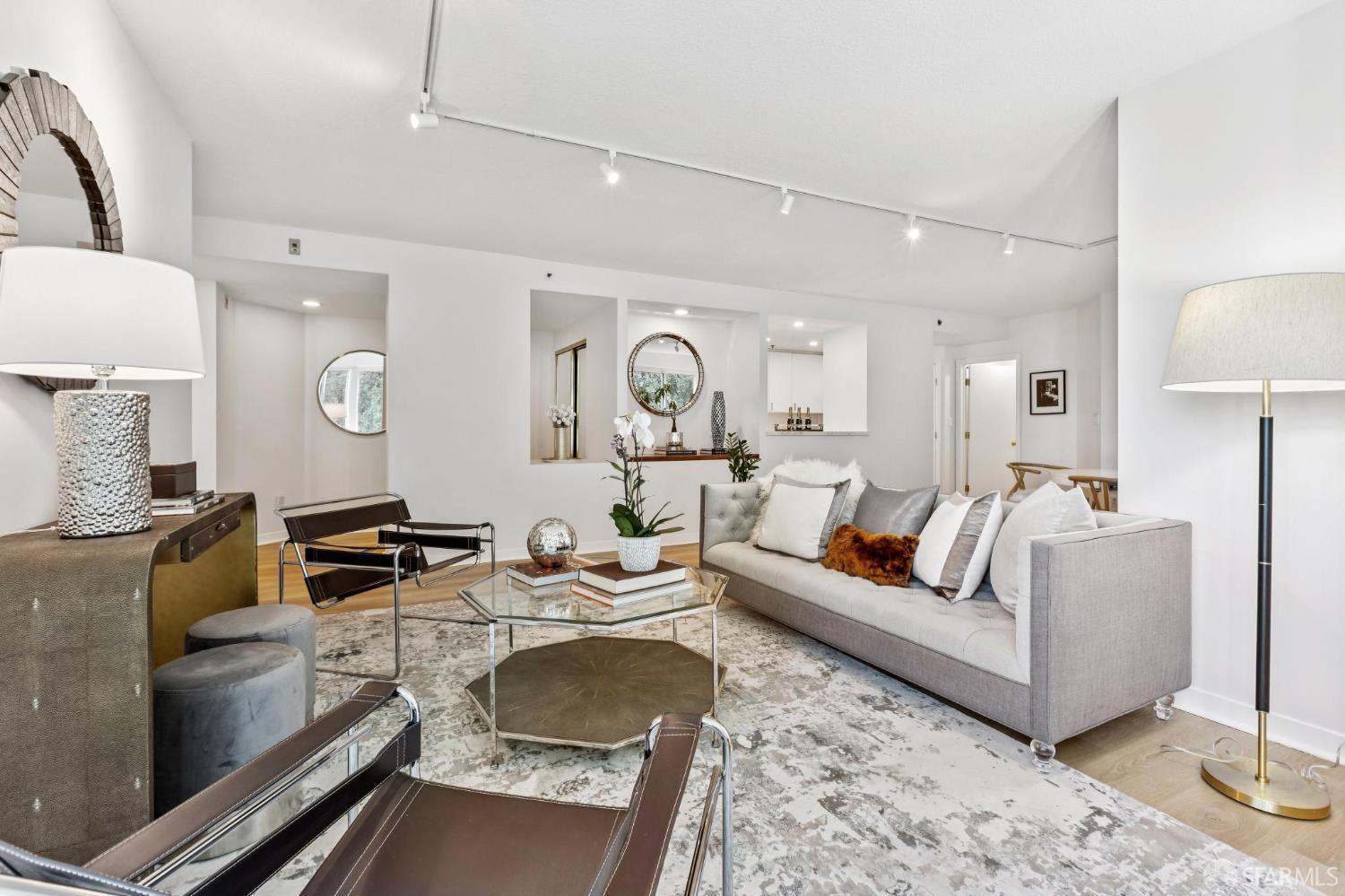 Detail Gallery Image 4 of 39 For 111 Chestnut St #303,  San Francisco,  CA 94111 - 2 Beds | 2 Baths