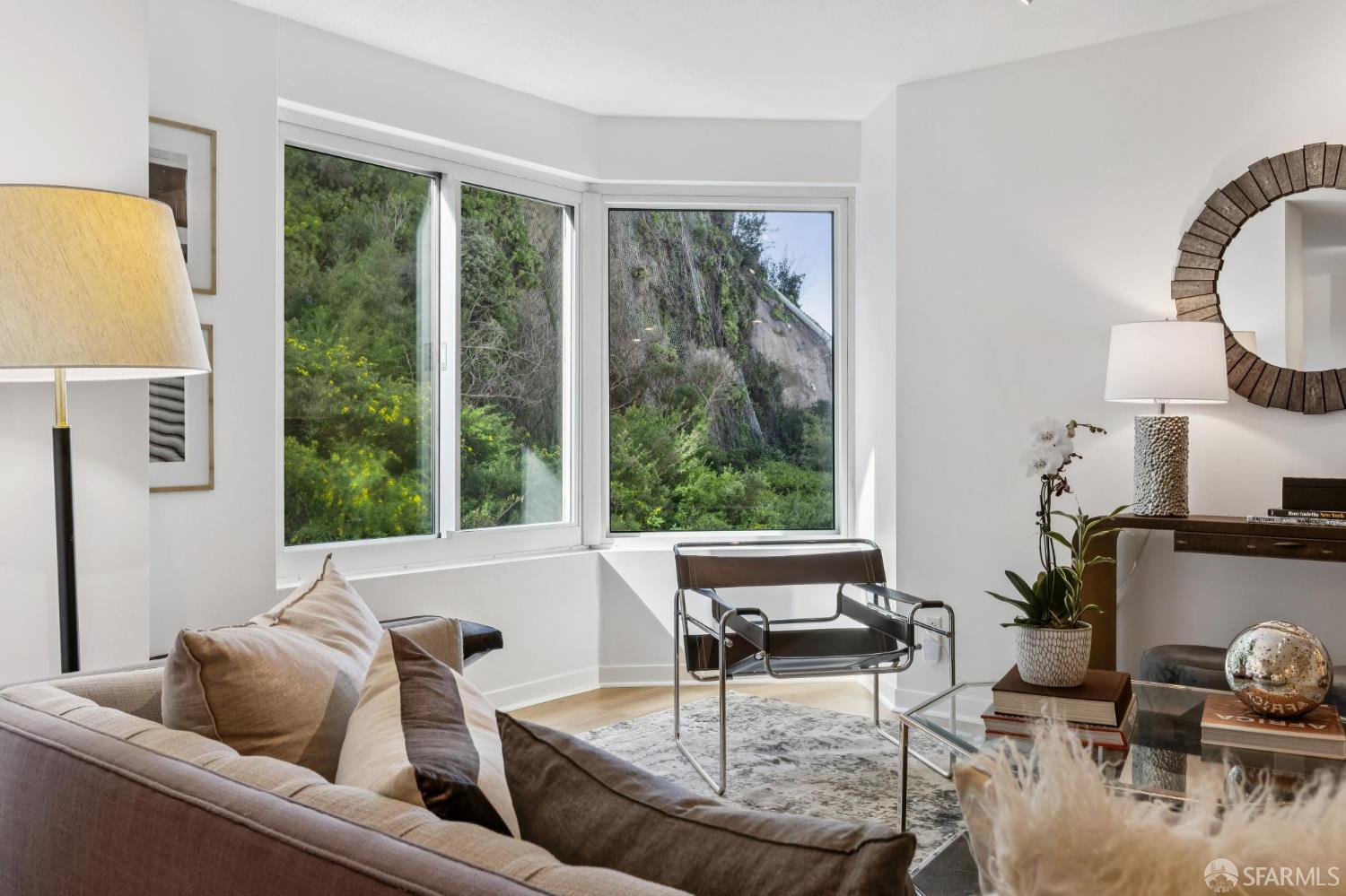 Detail Gallery Image 2 of 39 For 111 Chestnut St #303,  San Francisco,  CA 94111 - 2 Beds | 2 Baths