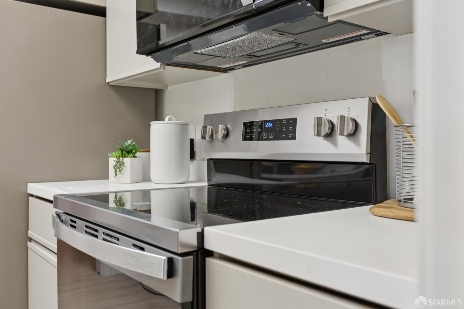 Detail Gallery Image 12 of 61 For 101 Lombard 407w,  San Francisco,  CA 94111 - 2 Beds | 2 Baths