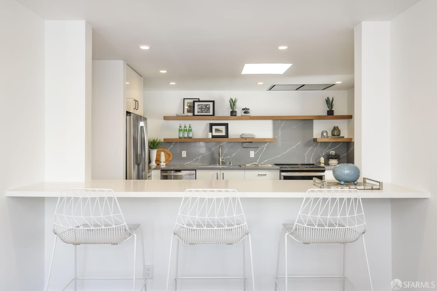 Detail Gallery Image 14 of 27 For 700 Ellsworth St, San Francisco,  CA 94110 - 3 Beds | 2 Baths