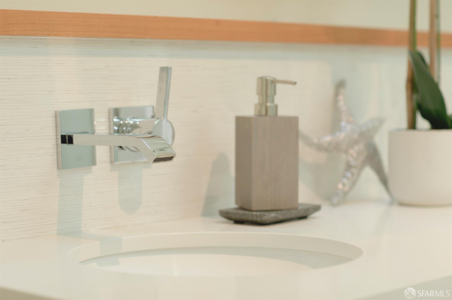 Detail Gallery Image 25 of 41 For 209 Noe St, San Francisco,  CA 94114 - 2 Beds | 1/1 Baths