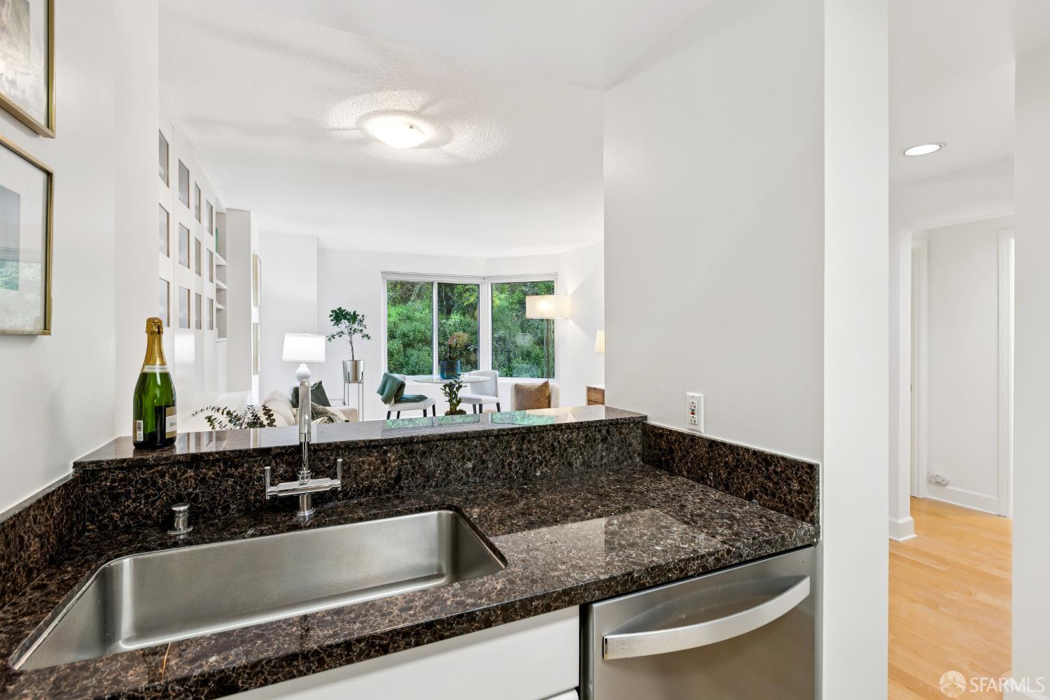 Photo #10: 426102362 Listing: Photo #10