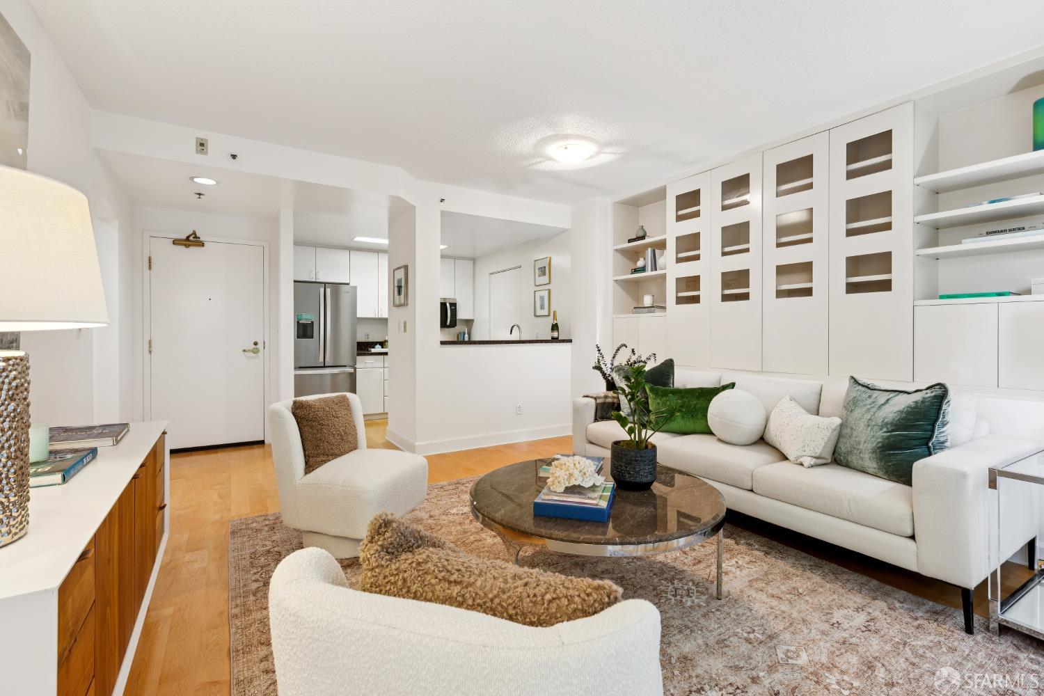 Photo #5: 426102362 Listing: Photo #5