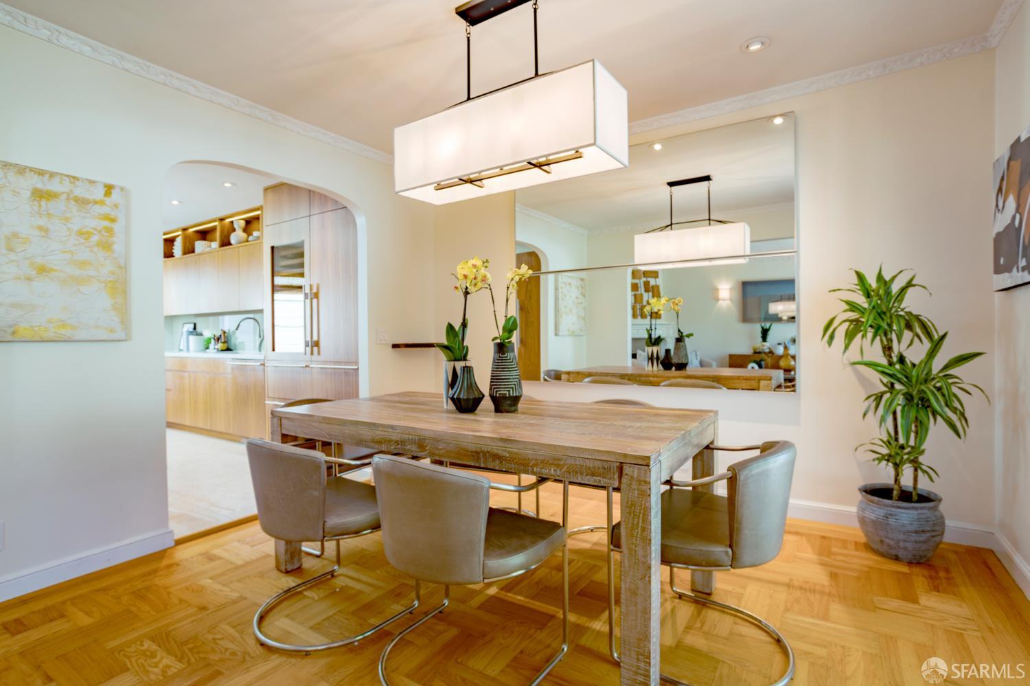 Detail Gallery Image 6 of 41 For 209 Noe St, San Francisco,  CA 94114 - 2 Beds | 1/1 Baths