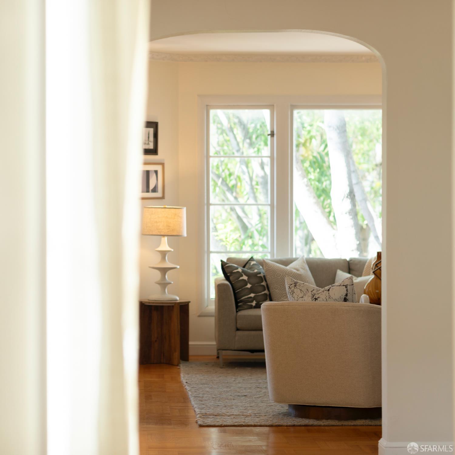 Detail Gallery Image 15 of 41 For 209 Noe St, San Francisco,  CA 94114 - 2 Beds | 1/1 Baths