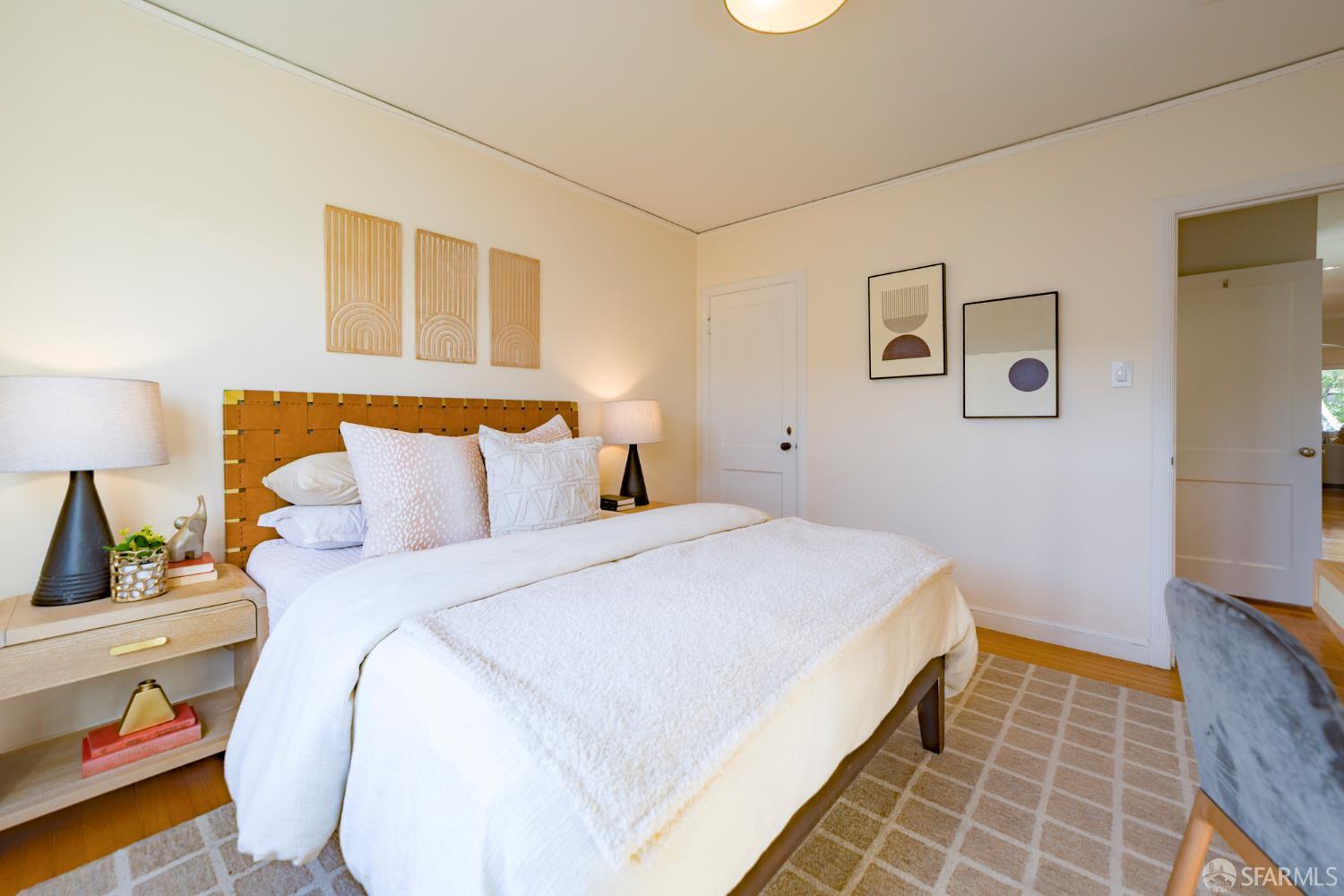 Detail Gallery Image 33 of 41 For 209 Noe St, San Francisco,  CA 94114 - 2 Beds | 1/1 Baths