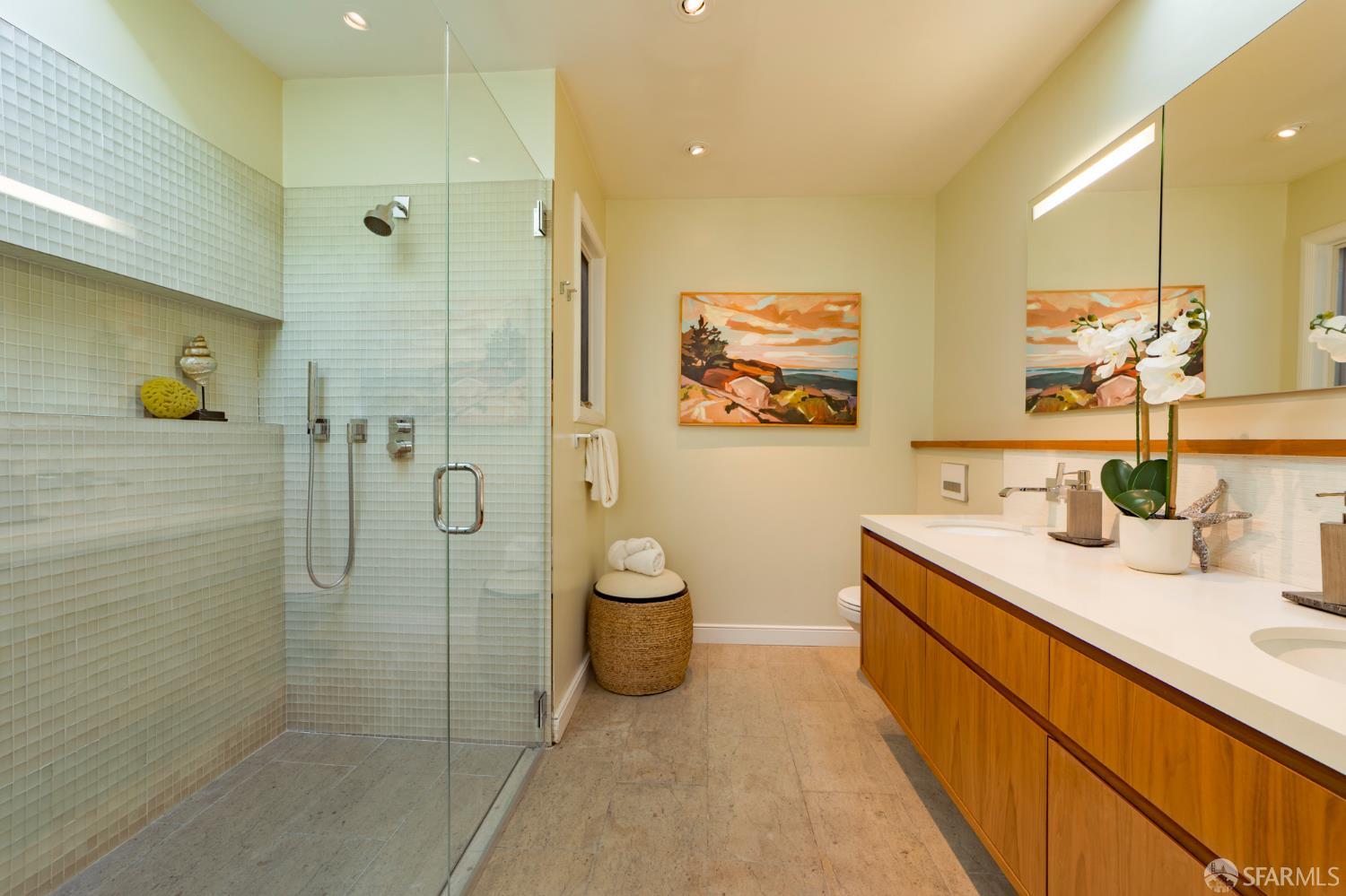 Detail Gallery Image 21 of 41 For 209 Noe St, San Francisco,  CA 94114 - 2 Beds | 1/1 Baths