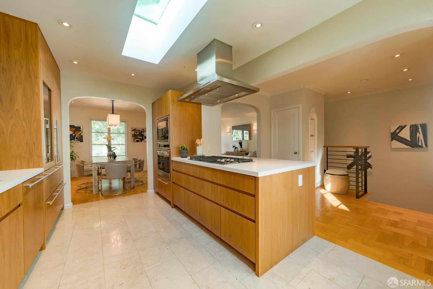 Detail Gallery Image 19 of 41 For 209 Noe St, San Francisco,  CA 94114 - 2 Beds | 1/1 Baths